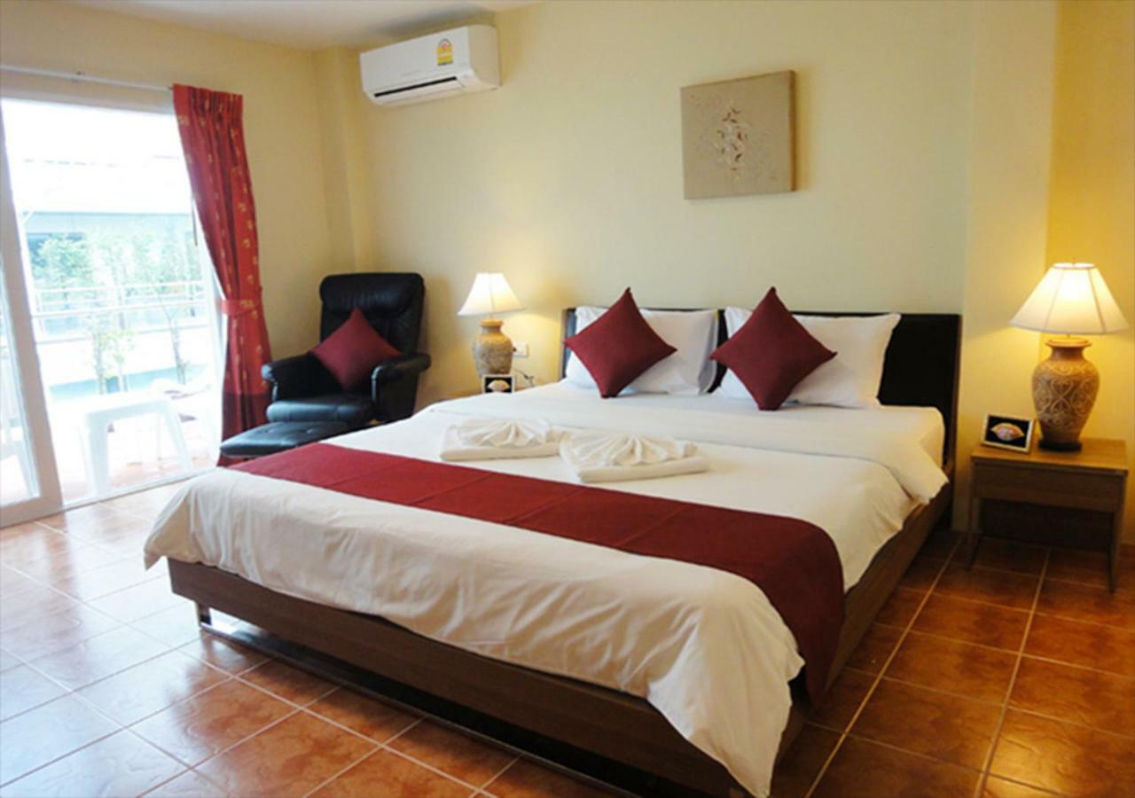 Patong Karlssons Hotel Exteriör bild